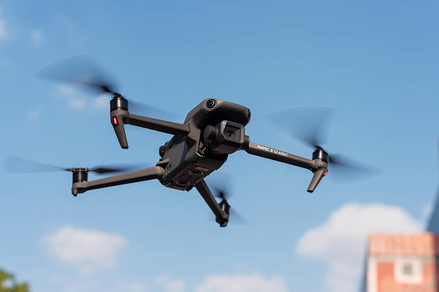 Capture Unique Perspectives with the Redrie Drone Equipped with Advanced Camera