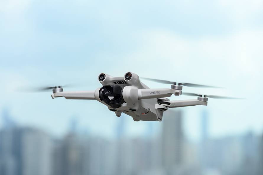 Capture Stunning Aerial Views with Holy Stone GPS Drone HS175D Featuring 4K Camera for Adults